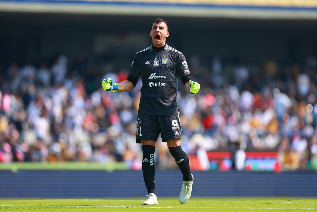 ¡El hombre de acero! Gignac supera covid-19 y está listo para jugar