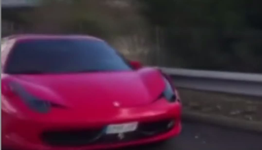 Neymar sufrió un accidente de tránsito en su Ferrari