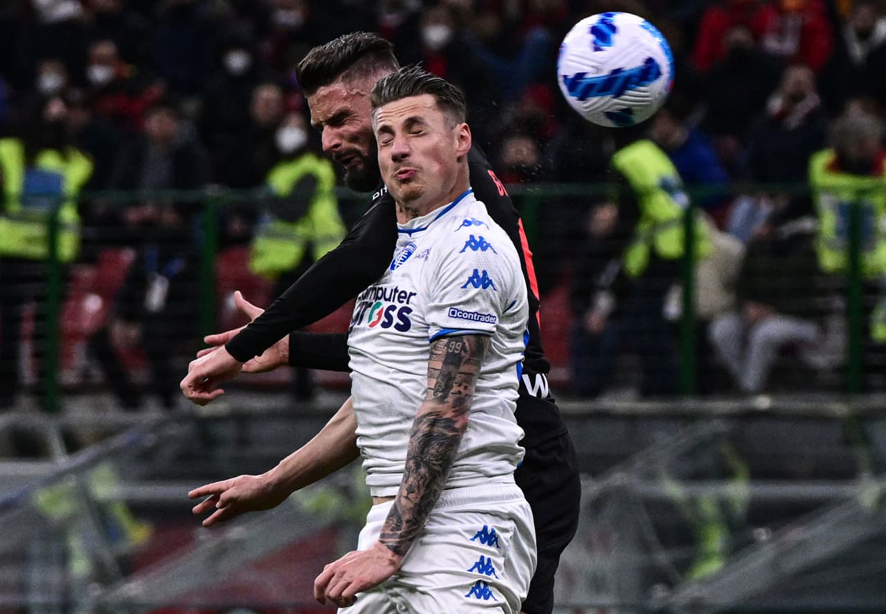 El Milan derrotó al Empoli por 1-0 gracias a un tanto de Kalulu y se mantiene como líder de la Serie A.