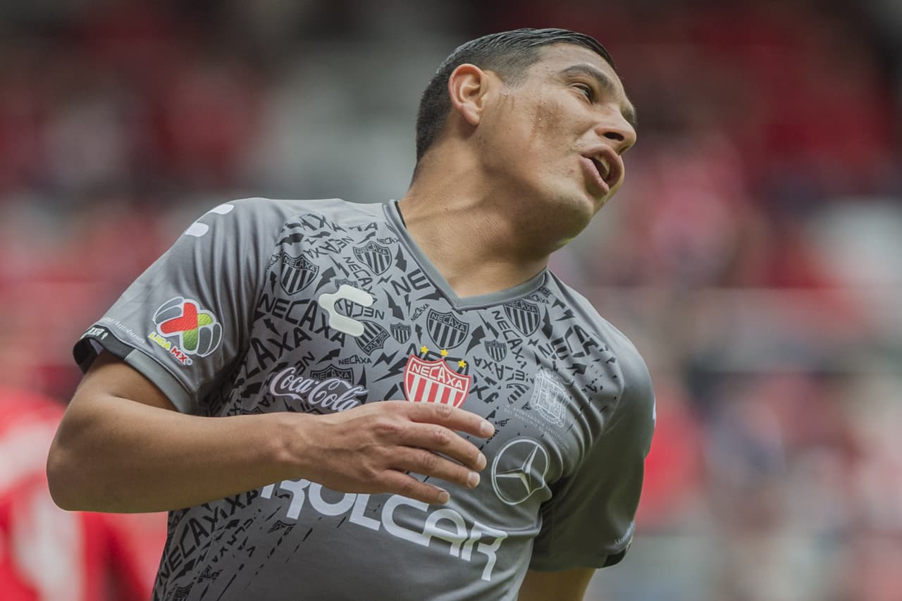 En un partido de volteretas, el Necaxa derrota a domicilio al Toluca 2-3 en un juego entretenido con gol de penal de Mauro Quiroga en el tiempo agregado.
