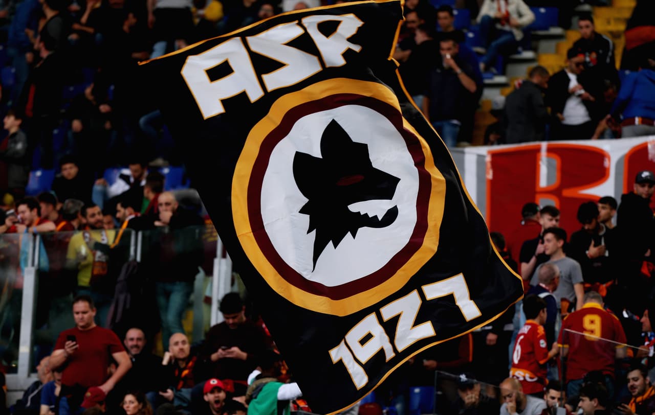 Los aficionados del Liverpool se tomaron las calles de Roma y montaron una gran fiesta en la previa del partido de Champions League entre su equipo y la Loba. Familiares, amigos, recién conocidos, todos se unieron para teñir de rojo la capital italiana.