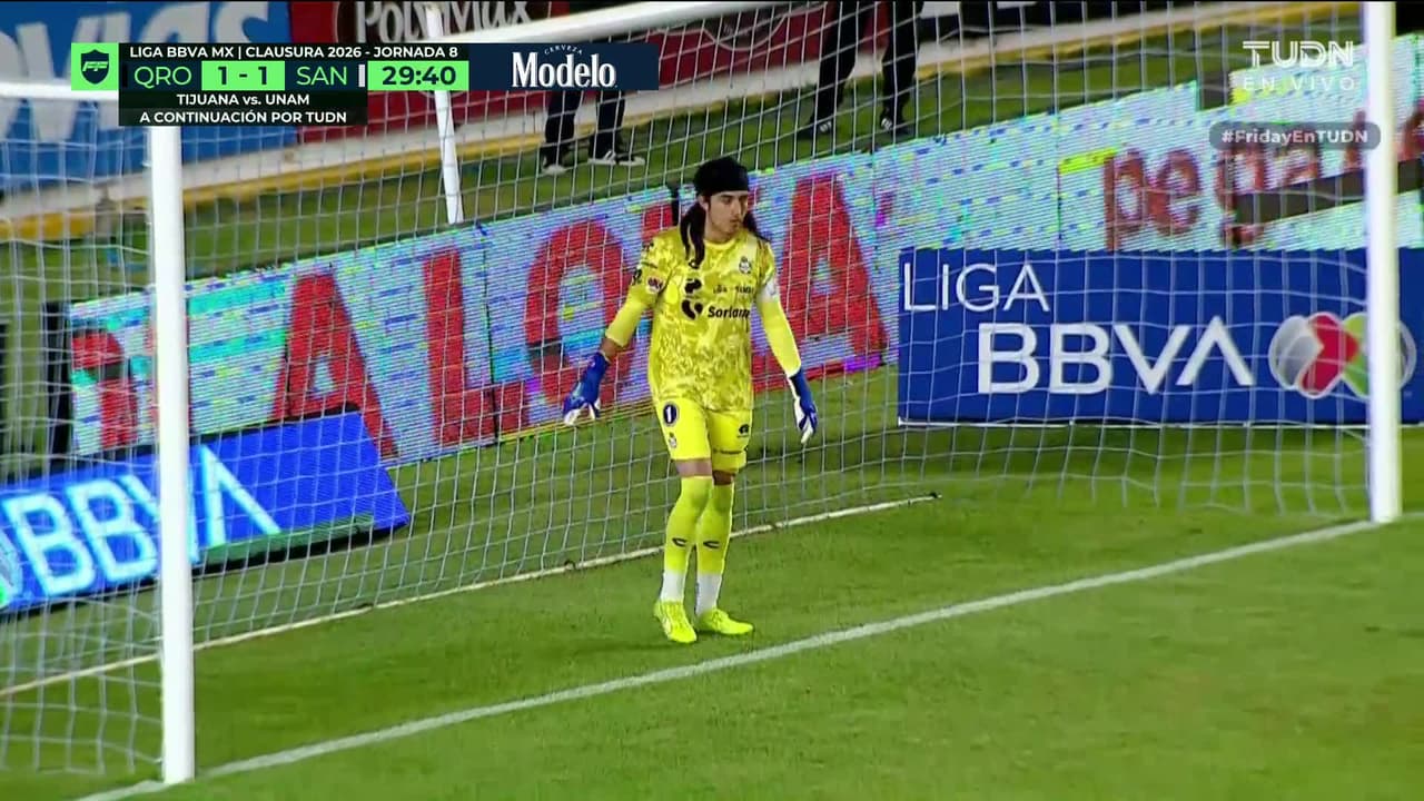 ¡GOL!  anota para Querétaro. Santiago Homenchenko