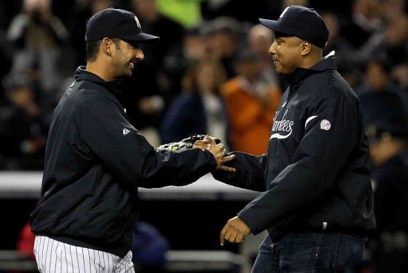 Bernie Williams fue el encargado de realizar el lanzamiento ceremonial. Su compatriota boricua, Jorge Posada, quien cedió su puesto como titular a Francisco Cervelli, fue su receptor.