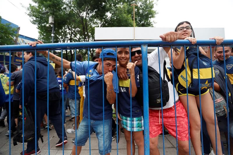 Boca Juniors realizó una práctica con entrada abierta para el público y llenó de hinchas La Bombonera previo al duelo de vuelta de la final contra River Plate por el título de la Copa Libertadores.