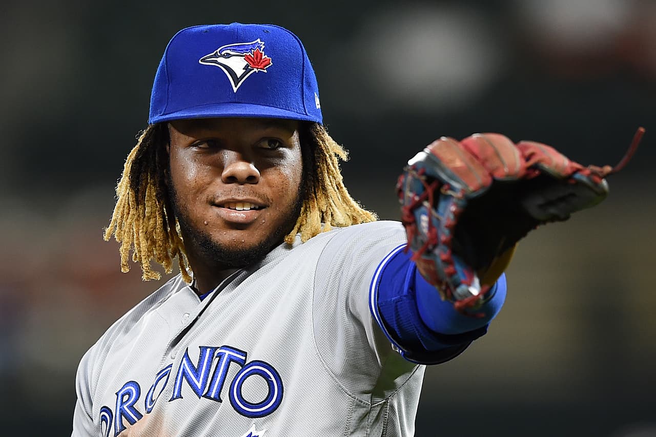 Vladimir Guerrero Jr. no solamente lleva el nombre de su padre sino que decidió seguir sus pasos con una carrera profesional en el béisbol. Vladi Jr. debutó el 26 de abril de este año con la organización de los Toronto Blue Jays.