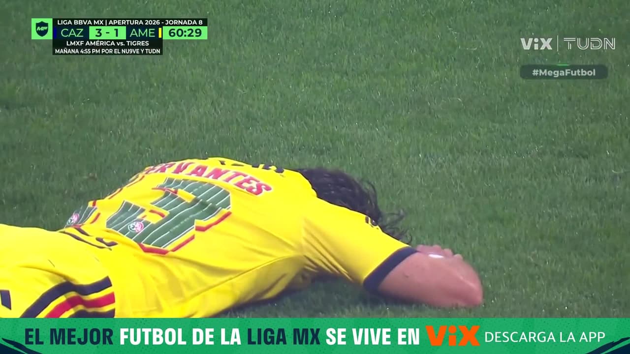 ¡Cervantes le quita el remate a Zendejas y América perdona una jugada clarísima de gol!