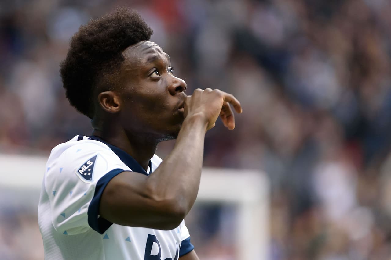 <b>2 - ALPHONSO DAVIES</b>
<br>de Vancouver Whitecaps FC (MLS) a Bayern Munich (Alemania)
<br>Transferencia: Hasta 22 millones de dólares (13 millones + incentivos)
<br>