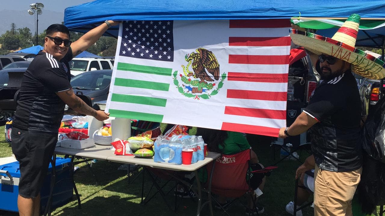 Los fanáticos mexicanos en gran número se preparan para el primer juego del Tri en la Copa Oro 2019 contra Cuba en el Rose Bowl.
