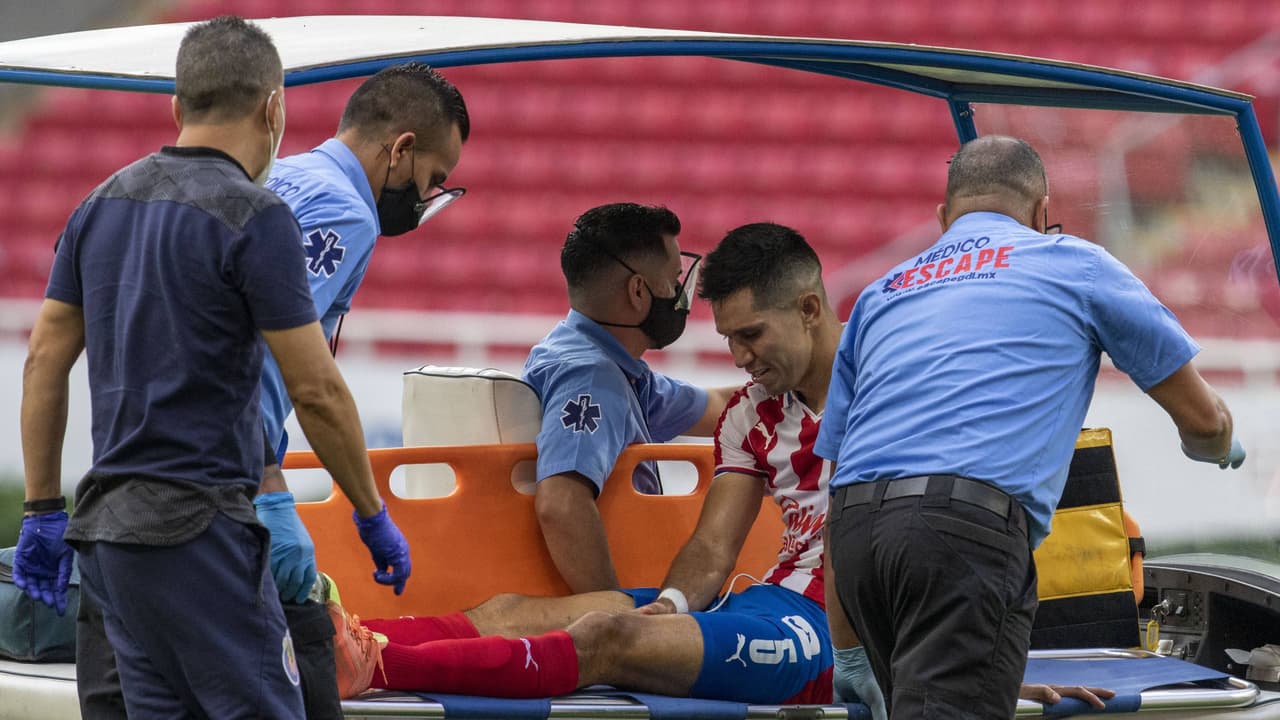Jesús Molina sufre esguince en el ligamento de la rodilla izquierda