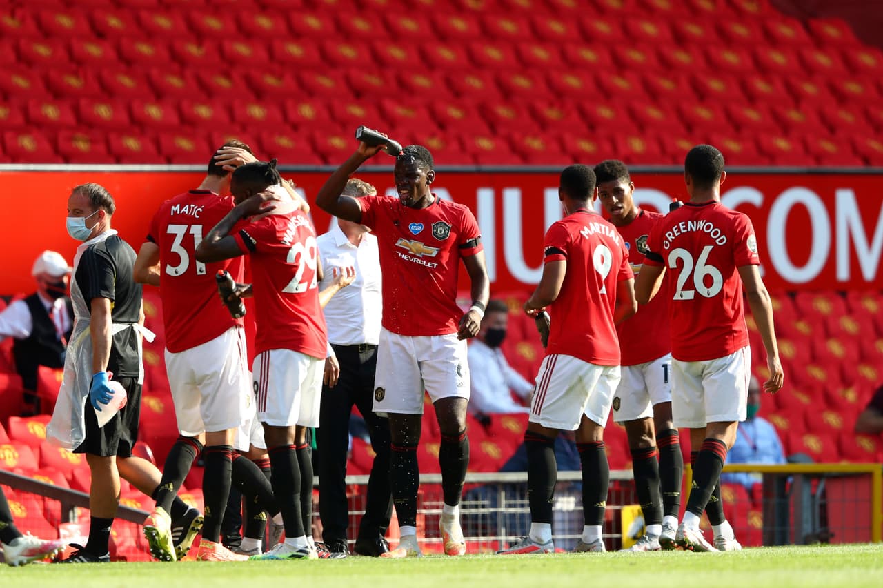 El Manchester United destroza al Sheffield 3-0 con hat-trick de Martial en Old Trafford y se aferra a puestos europeos.