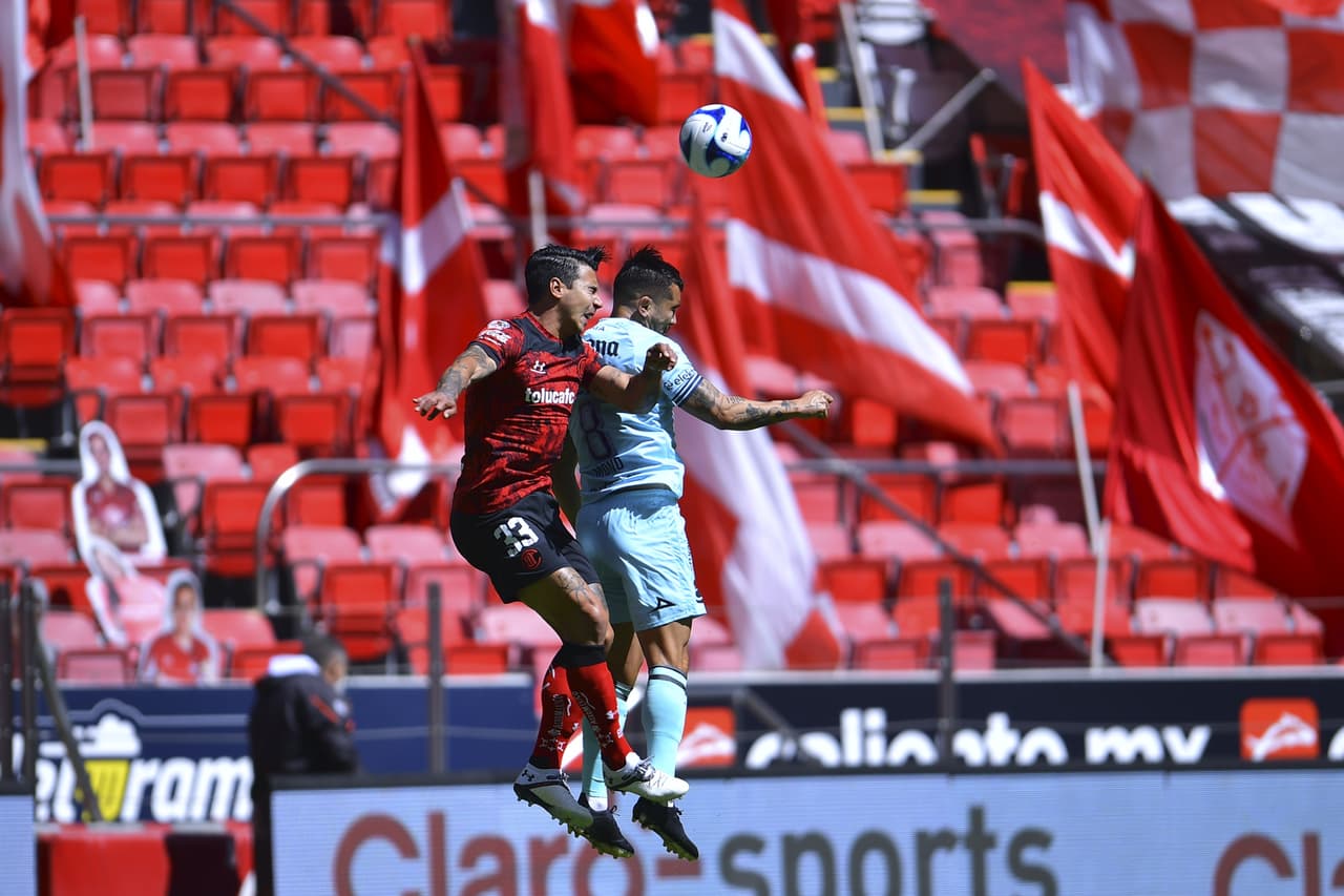 Toluca derrota a Mazatlan en el Nemesio Diez 4-1. Con un Hat-trick de Alexis Canelo y gol de Rubens Sambueza, los 'Diablos Rojos' se quedan con la victoria y los tres puntos. El único gol por parte del visitante, corrió a cargo de Camilo Sanvezzo al minuto 67, durante la quinta Jornada del Torneo Guard1anes 2021.