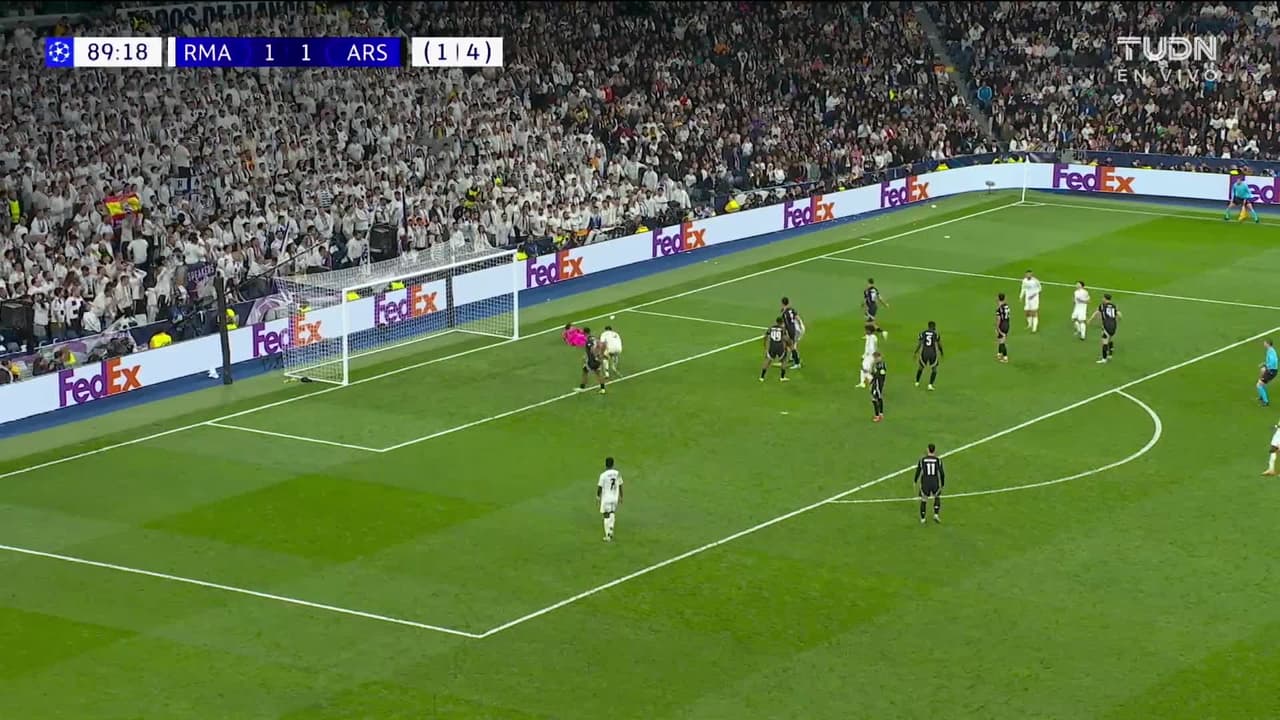 ¡TIRO ATAJADO! disparo por Brahim Díaz.