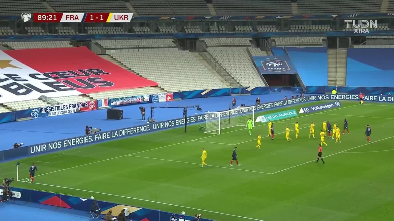 ¡TIRO ATAJADO! disparo por Presnel Kimpembe.