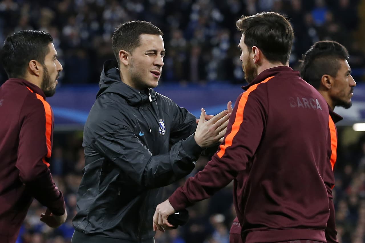 El duelo de cracks entre el belga Eden Hazard y Lionel Messi tuvo como mayor protagonista al argentino, que a pesar de todo sufrió más el partido.