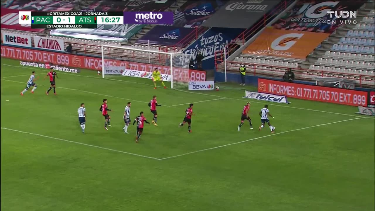 ¡TIRO ATAJADO! disparo por Víctor Guzmán.