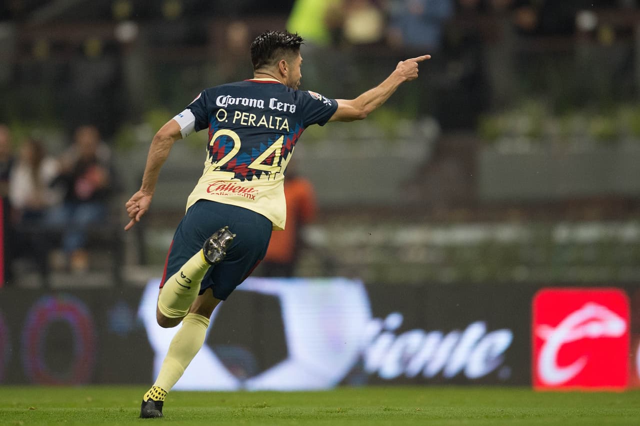 Oribe... siempre Oribe. Peralta marcó con un espectacular remate de cabeza al minuto 14 para abrir el marcador.