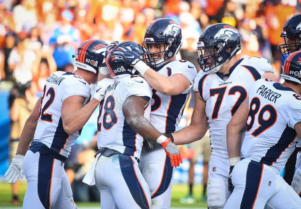 Y vino la reacción de los visitantes. En acarreo de 3 yardas de Royce Freeman, Denver se acercó 19-14 faltando 2:24 por concluir el tercer cuarto. El juego se apretaba sobremanera.