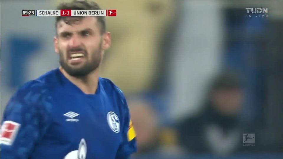 Tiro desviado de Daniel Caligiuri