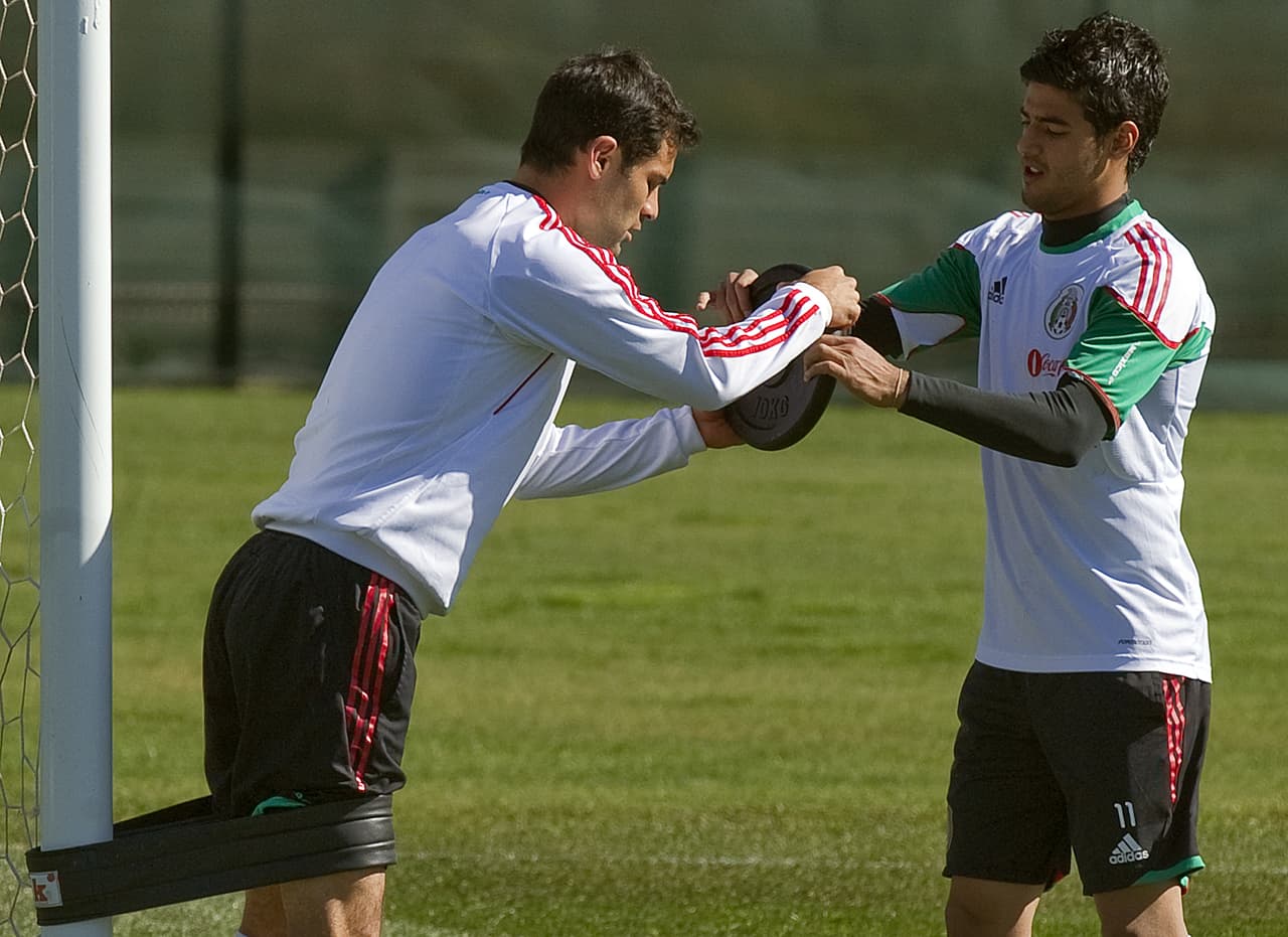 Vela sobre Rafa Márquez: "Si hay que cargarlo, lo cargamos o hasta le doy mi lugar en el Tri"