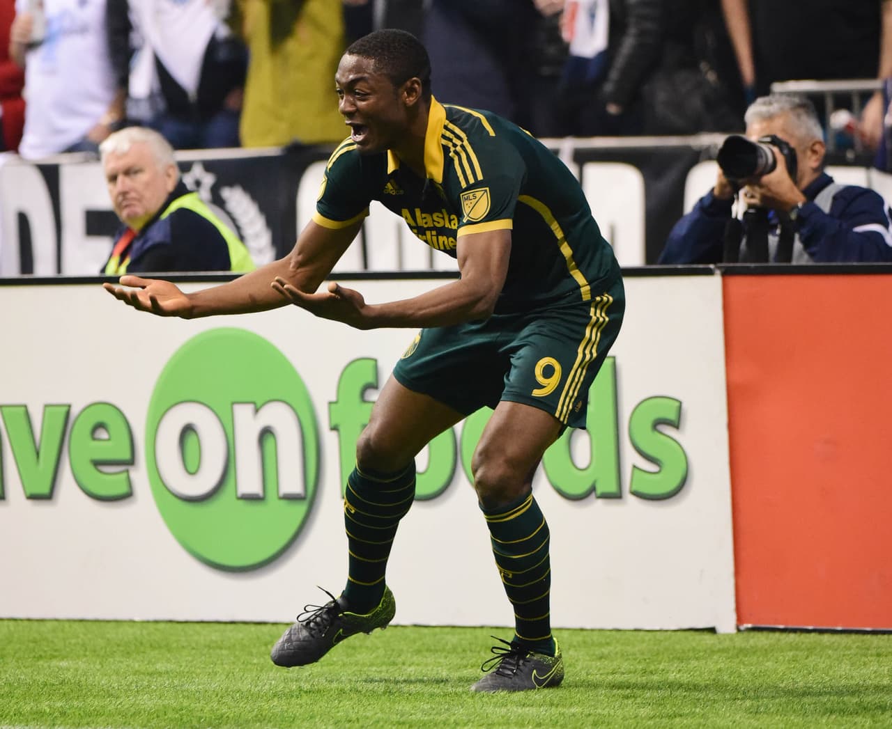 El nigeriano Fanendo Adi marcó el gol del triunfo para los Portland Timbers tras una asistencia de Diego Valeri.