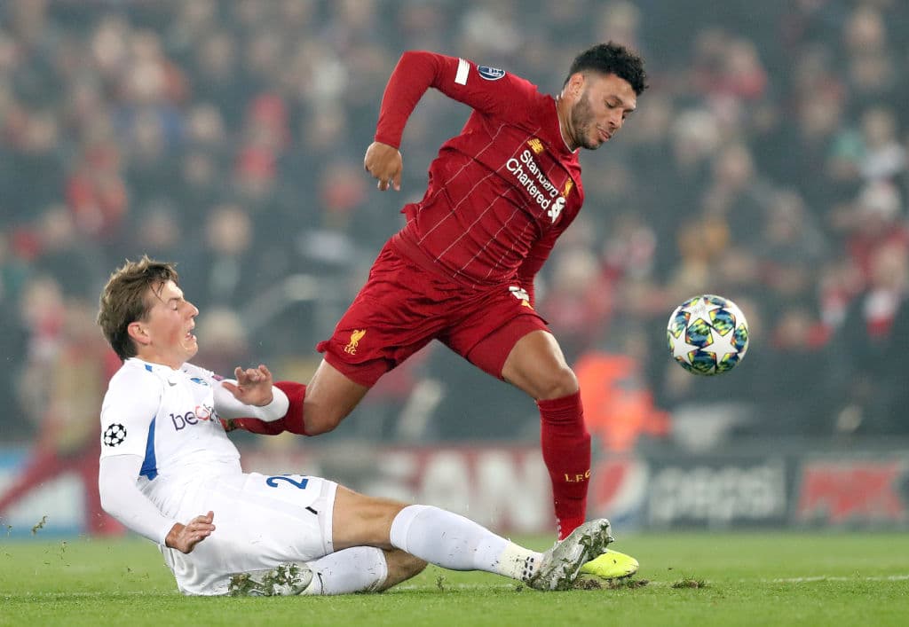 Con goles de Chamberlain y Wijnaldum, el Liverppol gana y se pone como líder del grupo E.-