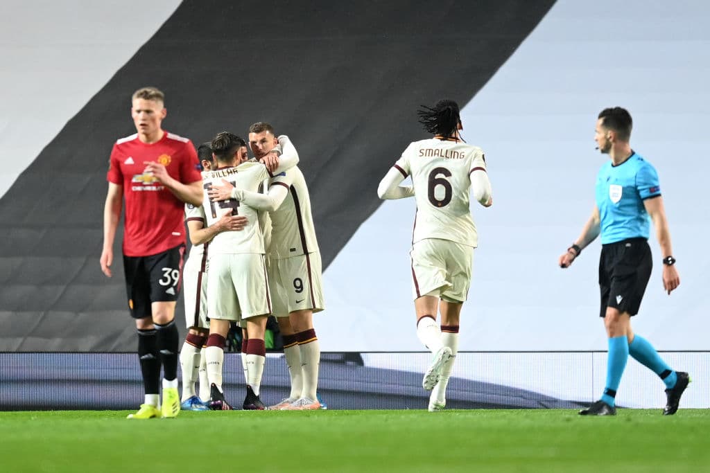 El Manchester United anota 5 goles en la segunda mitad para remontar el 1-2 y terminar venciendo 6-2 a la Roma.