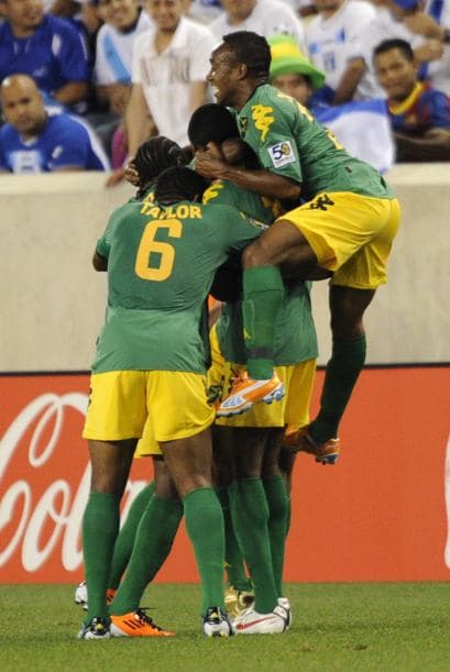 La selección de Jamaica volvió a hacer una demostración de los progresos que ha hecho con su fútbol y ganó por 1-0 a la de Honduras en la tercer y último partido de la fase del grupo B.