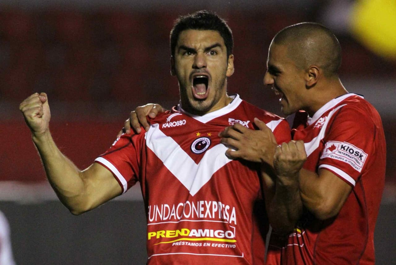 Óscar Ahumada tenía como acompañante en círculo central al mexicano Jorge Hernández.