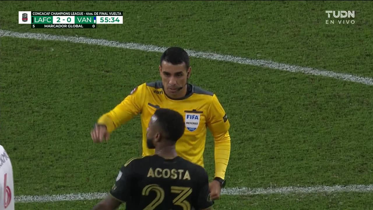 ¡TIRO ATAJADO! disparo por Pedro Vite.