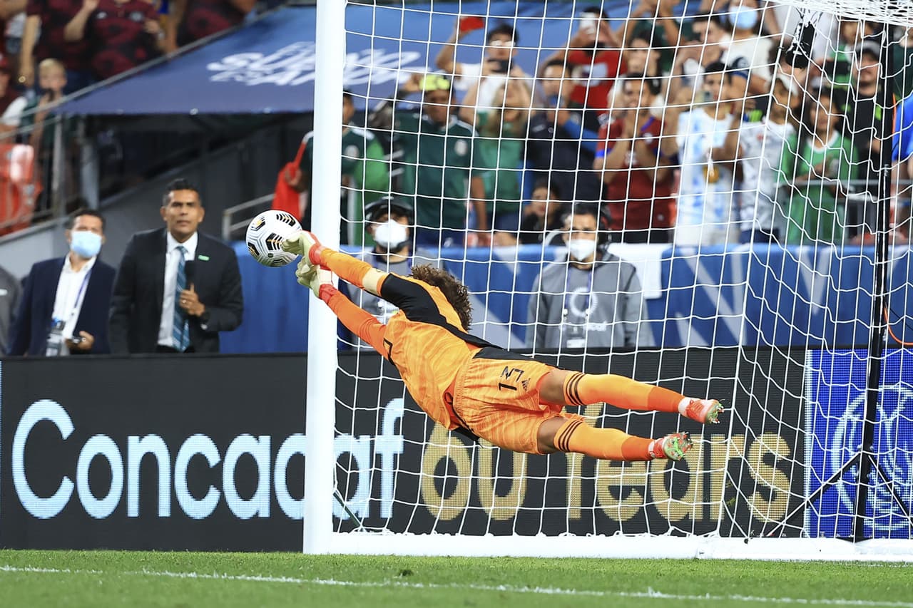 Tras un empate 0-0 en los 90 minutos, México y Costa Rica se van a la tanda de penaltis, en la que los aztecas vencieron 5-4 a los Ticos.