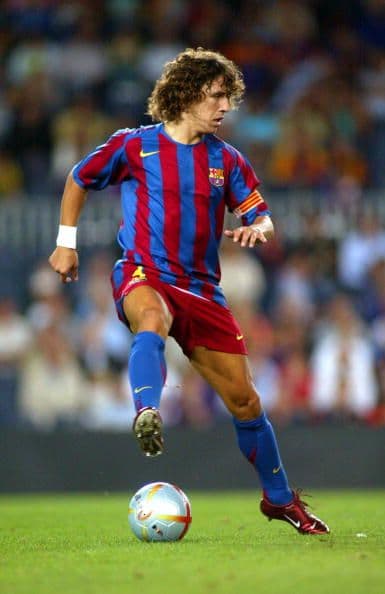 En el 2002 Puyol renueva su contrato con el Barcelona y se acaban las pretensiones de muchos equipos de Europa que estaban tras sus servicios y querían aprovechar que era uno de los jugadores peor pagados por el club Culé. De ahí en adelante sus nexos con Barcelona fueron irrompibles.
