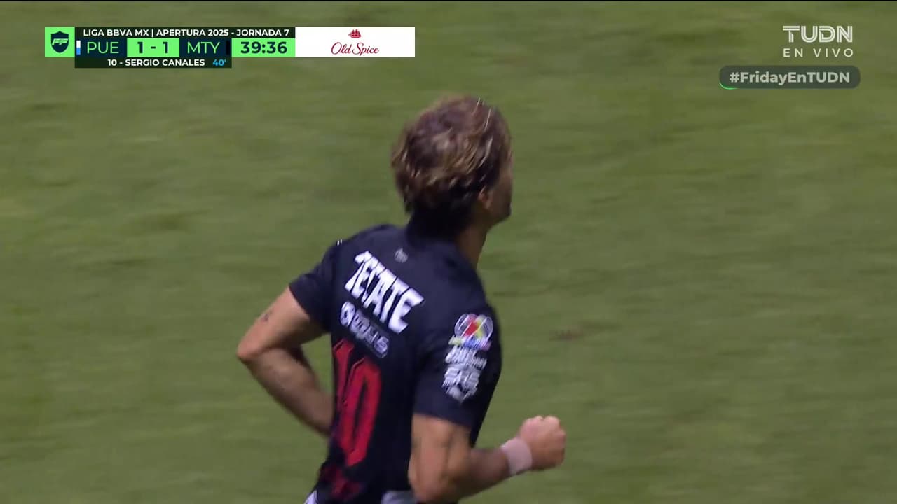 ¡Le marcan penal a Rayados y lo que hace Sergio Canales es fuera de serie!