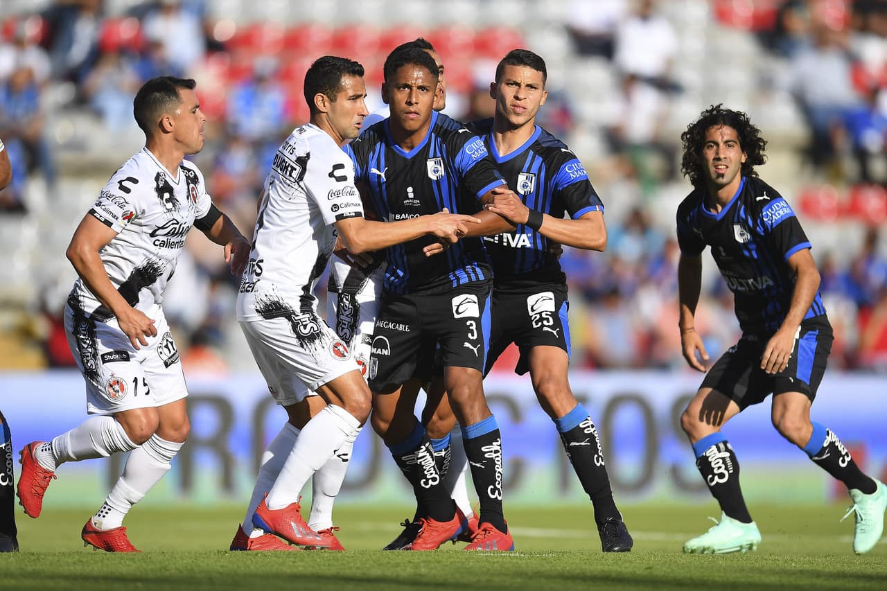 Ambos equipos se aproximaron con claridad al área rival en las jugadas a balón parado pero ninguno sacó provecho.