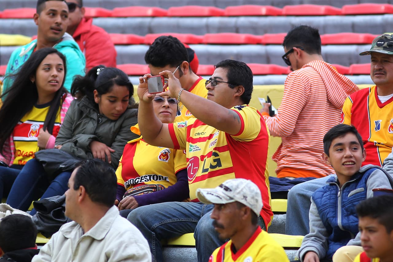 El colorido de la afición en la Jornada 4