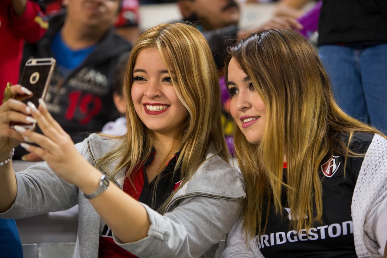 El colorido de la afición en la Jornada 4