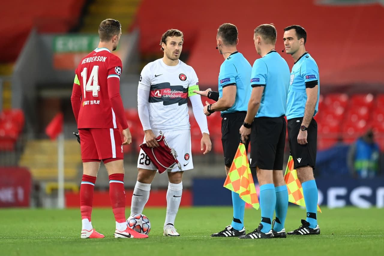 Los campeones de la Champions League se imponen tranquilamente ante el FC Midtjylland 2 goles a cero. El portugués Diogo Jota abre el marcador al minuto 55 y Mohamed Salah sella la victoria al minuto 93 ante los daneses en la segunda fecha de la Champions League.