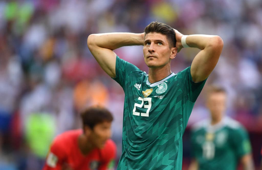 Mario Gómez fue otro de los veteranos de la selección alemana que bajó el telón a su faceta internacional. Vistió la camiseta teutona 78 partidos y marco 31 goles, se despide.