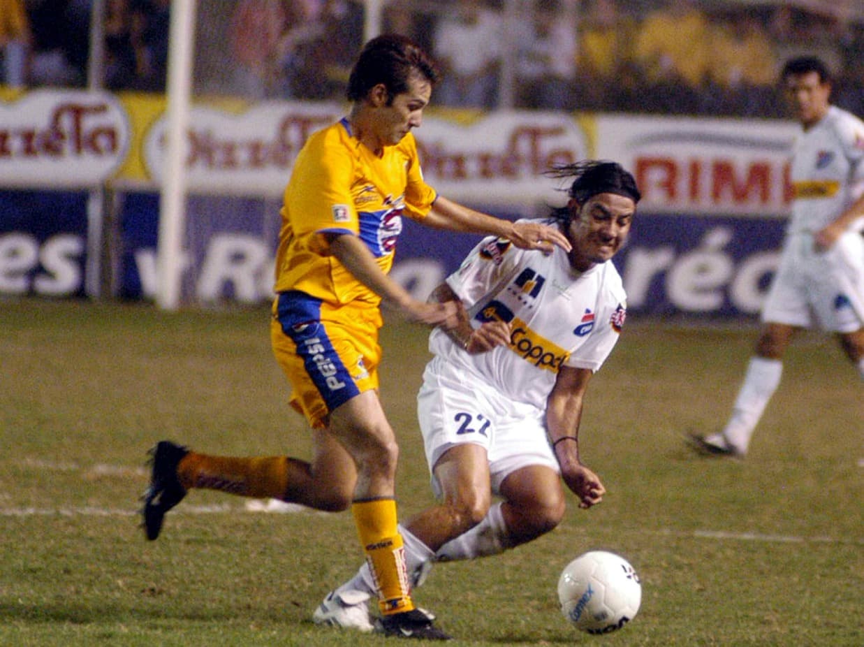 El 'Emperador' hacía dupla de liderazgo con Antonio Sancho, quien llegaba ese mismo año al equipo regiomontano tras jugar con los Pumas.