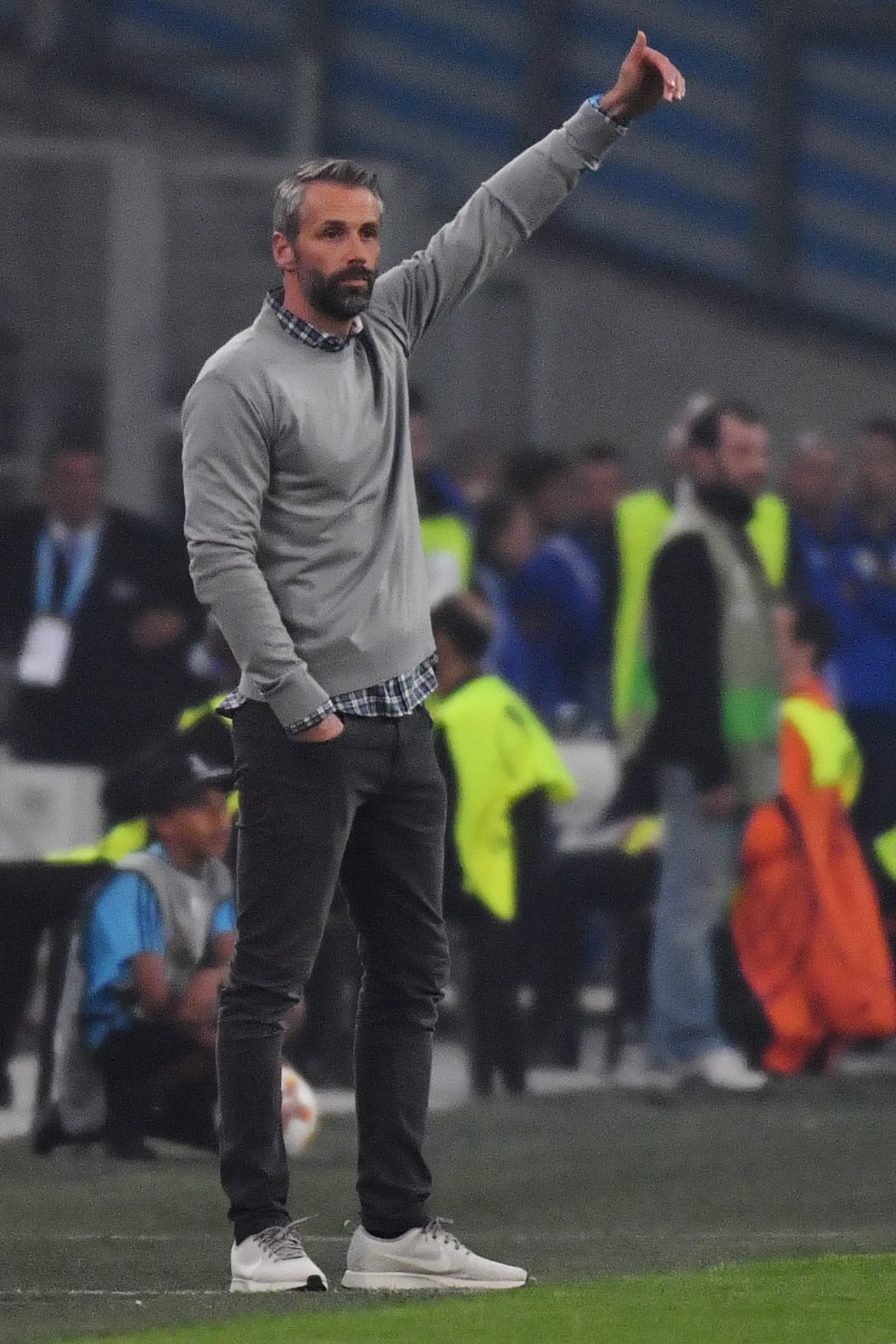 Por su parte, Maro Rose lo hizo con Walke, Lainer, Ramalho, Caleta-Car, Ulmer, Haidara, Samassekou, Wolf , Va. Berisha, H.-C. Hwang y Dabbur.