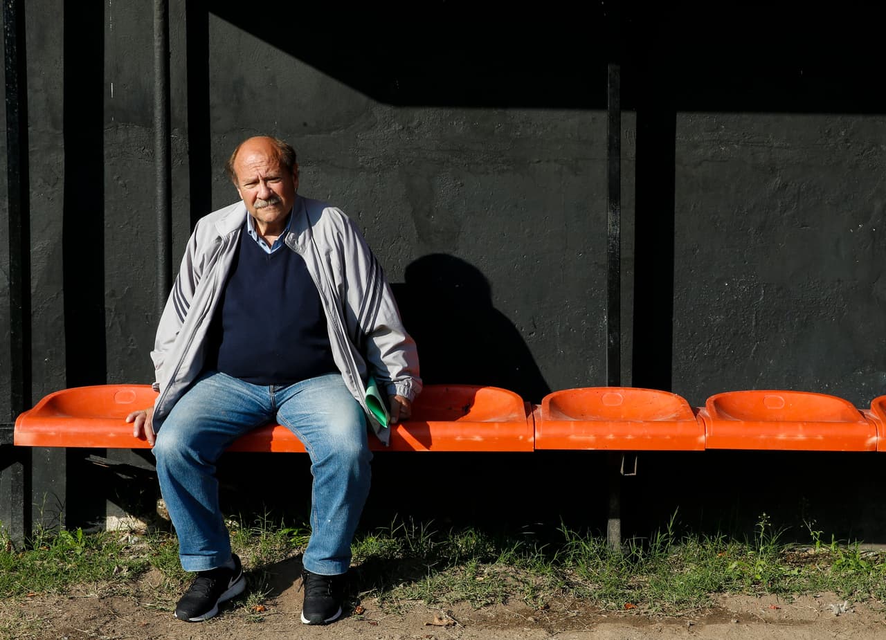Antonio Enrique Domínguez, quien fuera entrenador de Lionel Messi cuando era un niño, recordó los pasos de gigante del argentino.