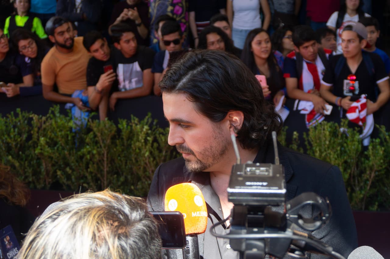 El presidente del Club Deportivo Guadalajara, Amaury Vergara, añadió al misterio del contenido de la película, atizando la rivalidad con los americanistas diciendo que incluso ellos la verán.