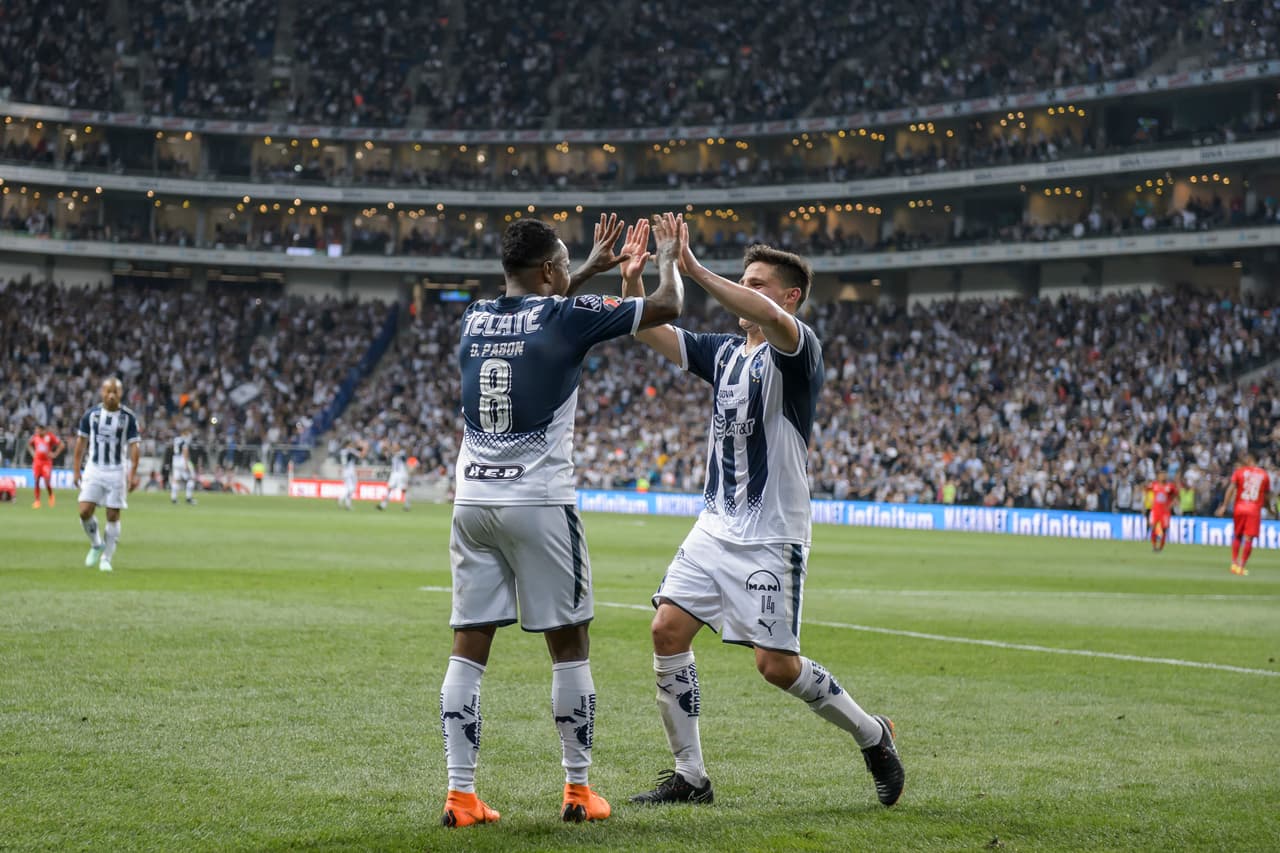 Mientras que el tercero es el 
<b>BBVA Bancomer de Monterrey</b>, donde juegan de locales los Rayados. Tiene capacidad para 53,237 espectadores. 
<br>
