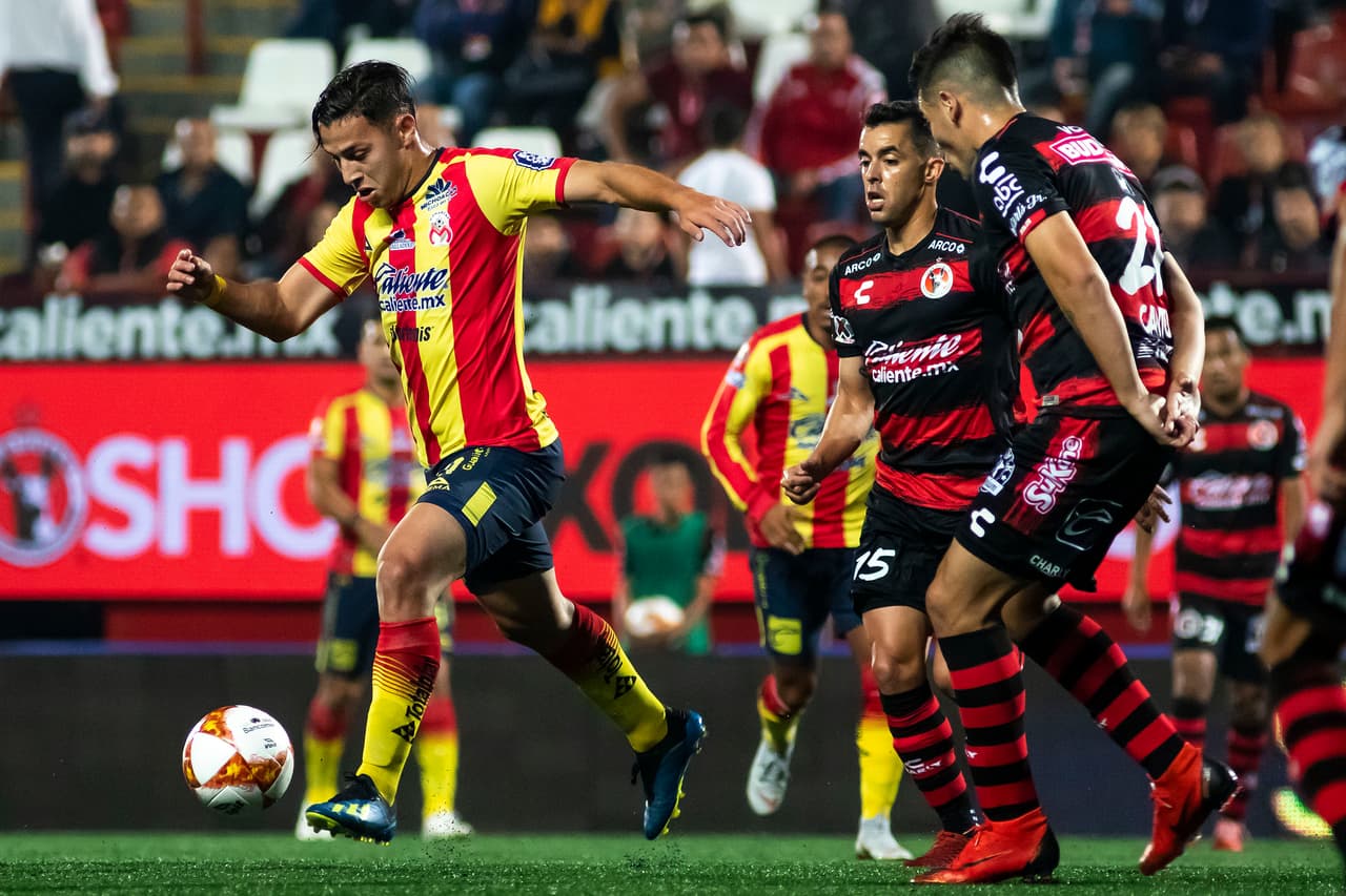 Miguel Sansores marcó el primer gol del partido al minuto 39 y así finalizó la primera parte.