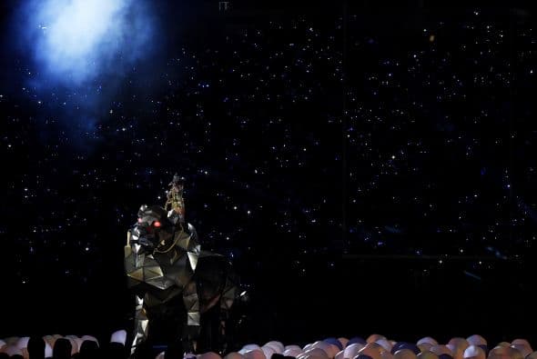 Explosivo, sensual y original, así se vieron Katy Perry, Lenny Kravitz y Missy Elliot en el show de medio tiempo que llevó a la locura a los seguidores de la NFL en el Super Bowl XLIX. ¡Checa lo mejor del espectáculo!