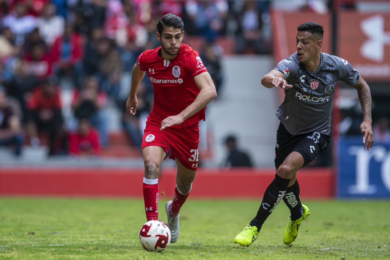 En un partido de volteretas, el Necaxa derrota a domicilio al Toluca 2-3 en un juego entretenido con gol de penal de Mauro Quiroga en el tiempo agregado.