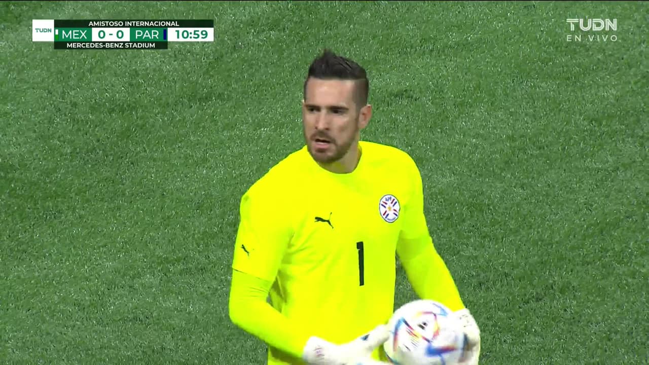 ¡TIRO ATAJADO! disparo por Kevin Álvarez.