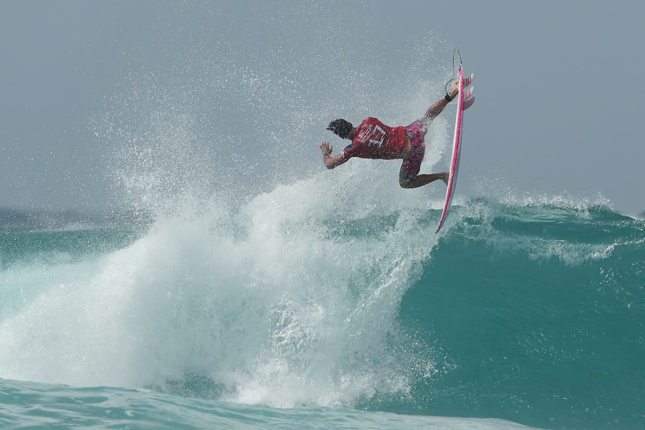 El surf vive una competencia con sus grandes figuras en el Quiksilver Pro and Boost Mobile Pro Gold Coast en Australia, dando muestras de exigencia y espectáculo, cualidades que le dieron un lugar en los Olímpicos de Tokio 2020.