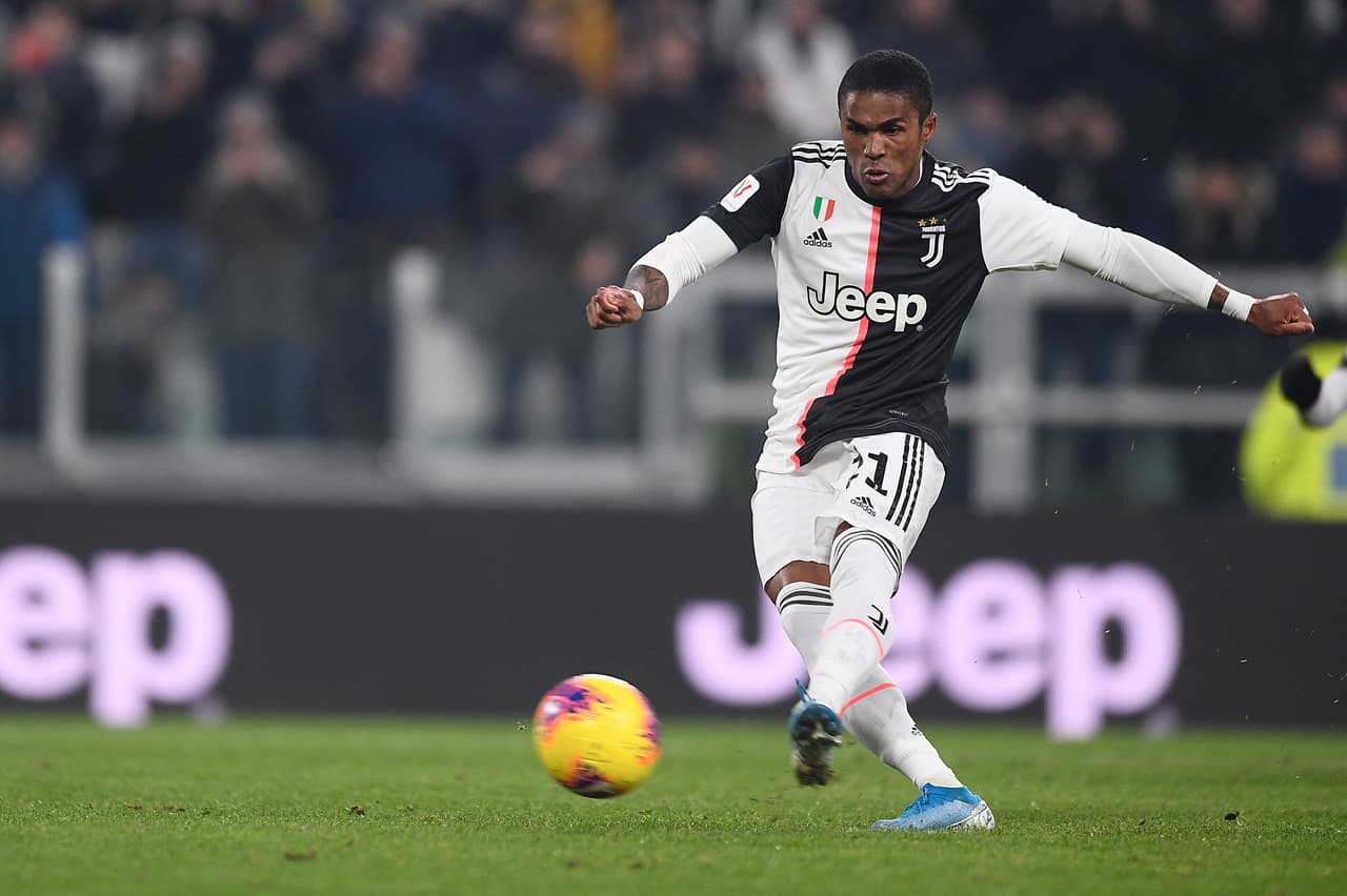 <b>Extremo derecho </b>
<br>Douglas Costa