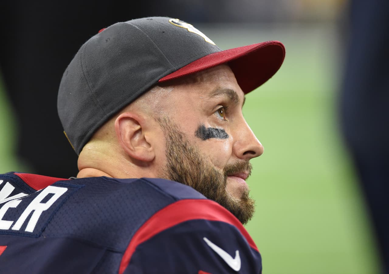 Brian Hoyer – En el juego en el que los Chiefs blanquearon a los Texans, el quarterback de Houston hundió a su equipo lanzando cuatro intercepciones, tres de ellas en la primera mitad y perdiendo un balón suelto, este equipo necesitaba un mejor quarterback y no lo tuvo durante toda la temporada.