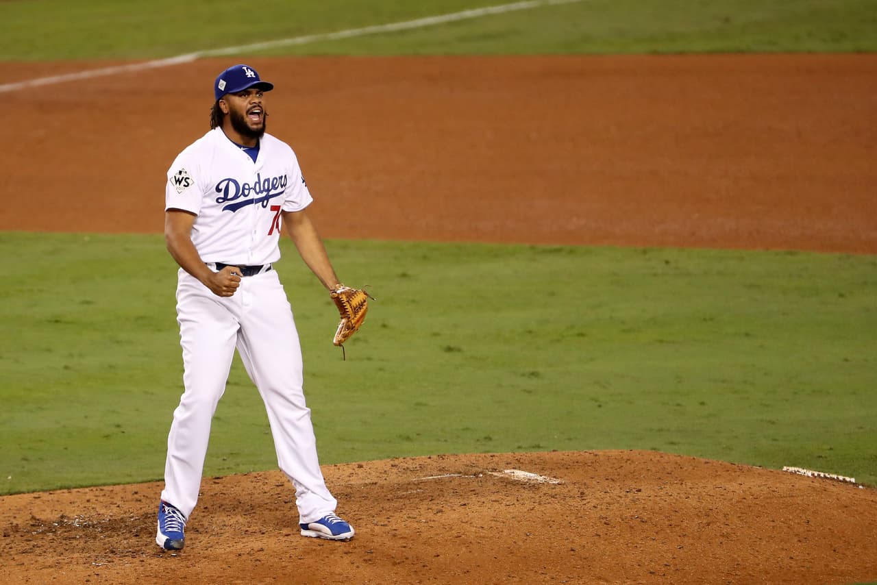 Kenley Jansen regresó a su nivel habitual. El estelar taponero retiró los últimos 6 outs del encuentro para lograr su segundo salvamento en la presente Serie Mundial.